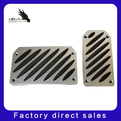 Nehmen Sie kundenspezifisches billiges gute Qualitäts-Aluminiumlegierungs-gleitsicheres Pedal-Auflagen-Gaspedal-Fuß-Pedal für Universalauto an